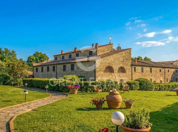 Cortona, Tuscany 52044