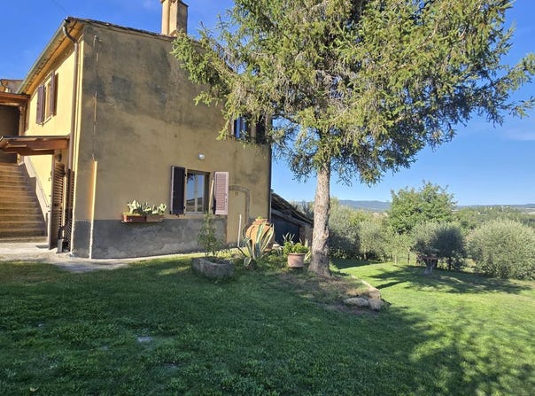 Volterra, Tuscany 56048
