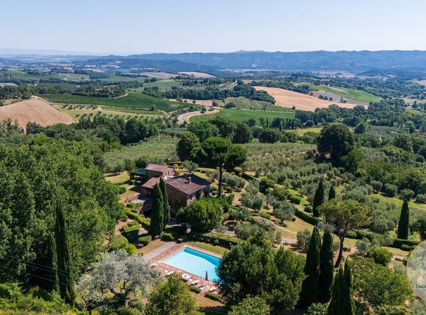 Cetona, Tuscany 53040