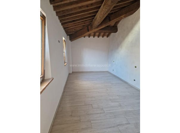 Guazzino, Tuscany 53048