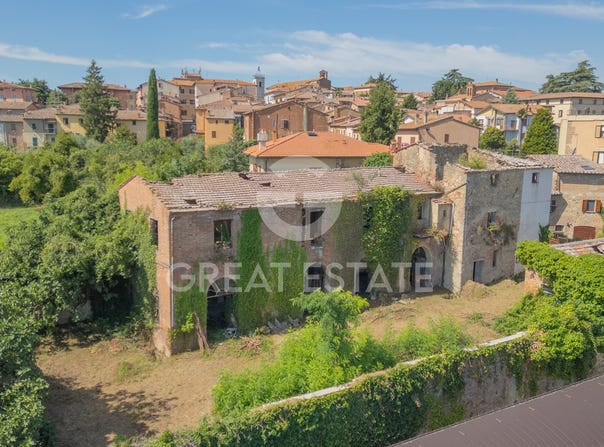 Chiusi, Tuscany 53043
