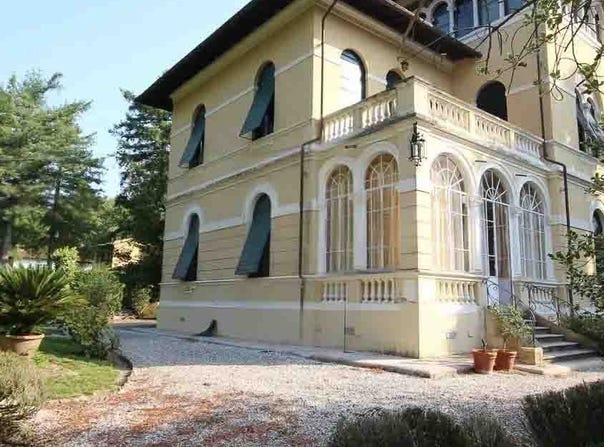 Lucca, Tuscany 55100