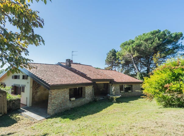Varese, Lombardy 21100