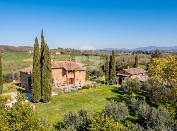 Chiusi, Tuscany 53043