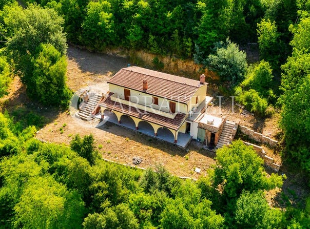 Roccastrada, Tuscany 58036