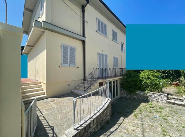 Pescia, Tuscany 51017
