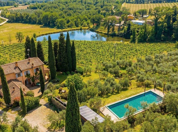 Bucine, Tuscany 52020