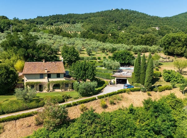 Cetona, Tuscany 53040