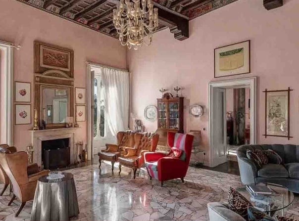 Erba, Lombardy 22036