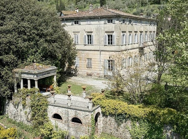 Lucca, Tuscany 55100