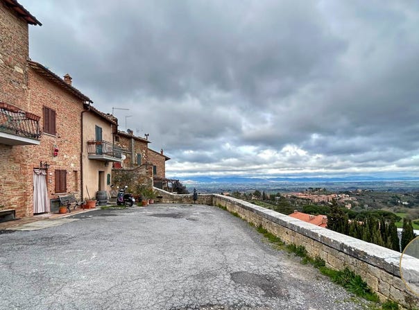 Montepulciano, Tuscany 53045