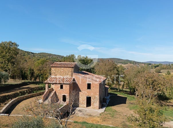 Lucignano, Tuscany 52046