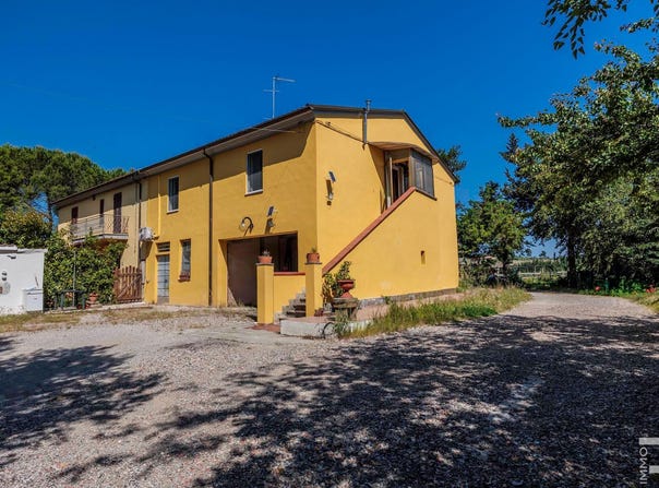 Collesalvetti, Tuscany 57014