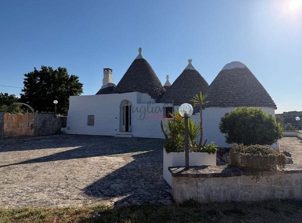 Cisternino, Apulia 72014