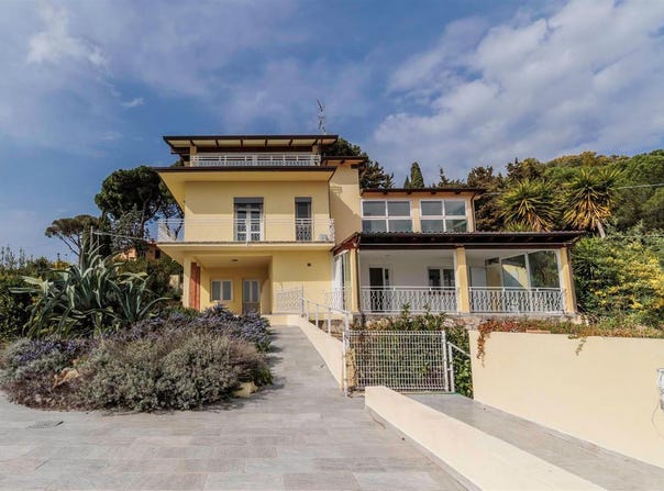 Massarosa, Tuscany 55040