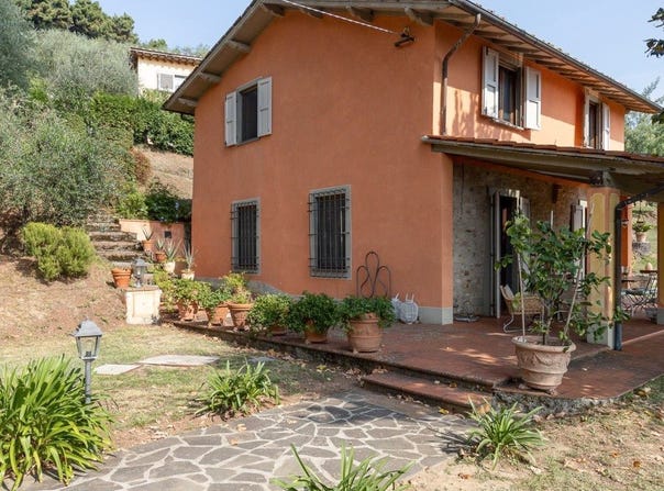 Lucca, Tuscany 55100