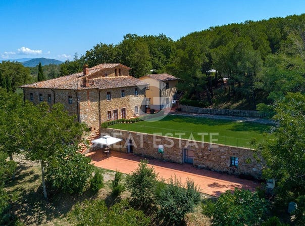Bucine, Tuscany 52021