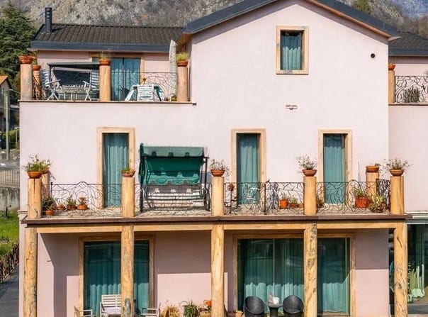 Tremezzo, Lombardy 22019