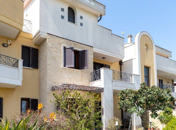 Veglie, Apulia 73010