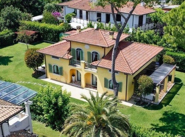 Forte dei Marmi, Tuscany 55042