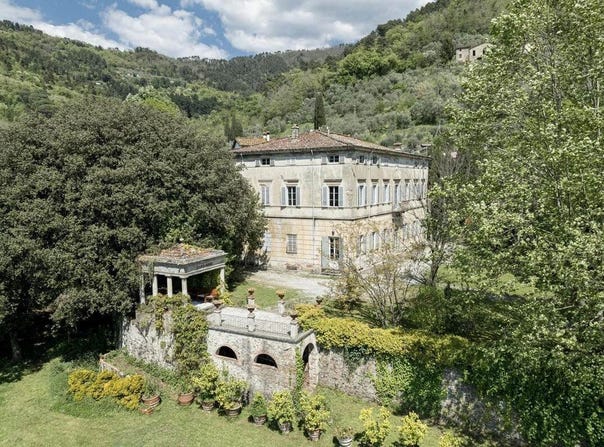 Lucca, Tuscany 55100