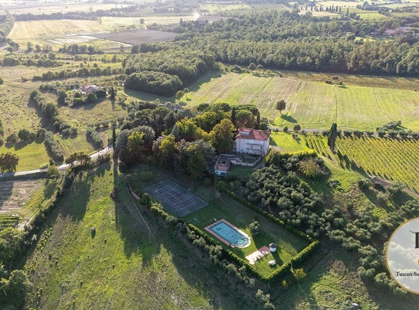 Lucignano, Tuscany 52046