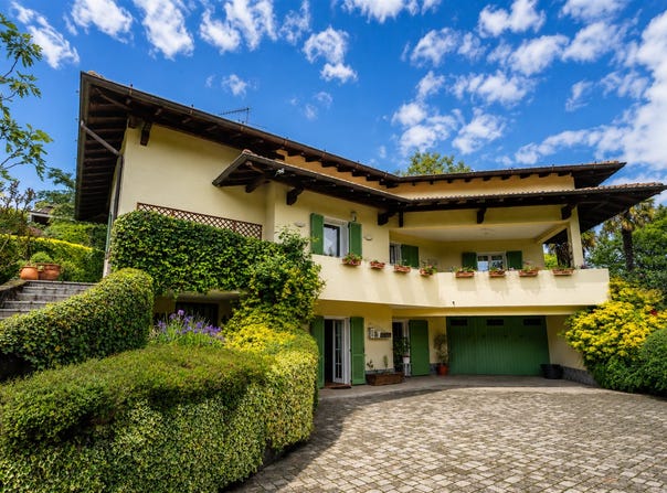 Varese, Lombardy 21100