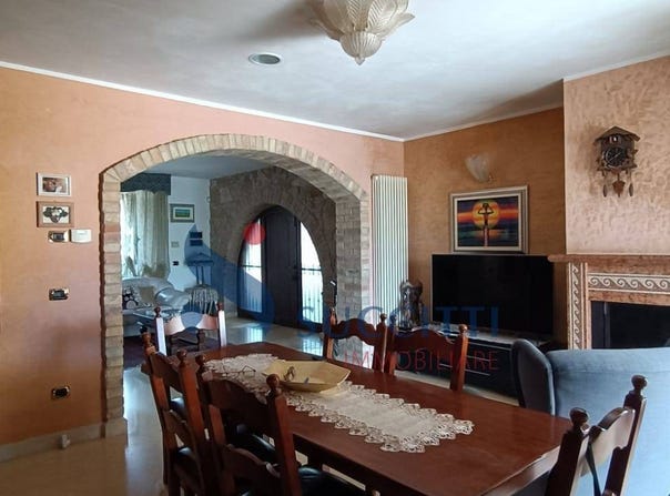 Campli, Abruzzo 64012