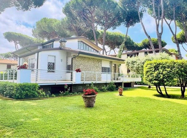 Camaiore, Tuscany 55041