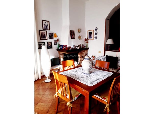 Bettolle, Tuscany 53048