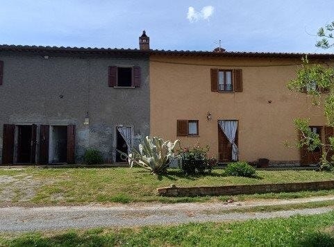 Palaia, Tuscany 56036