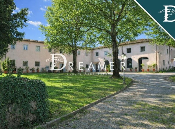 Lucca, Tuscany 55100