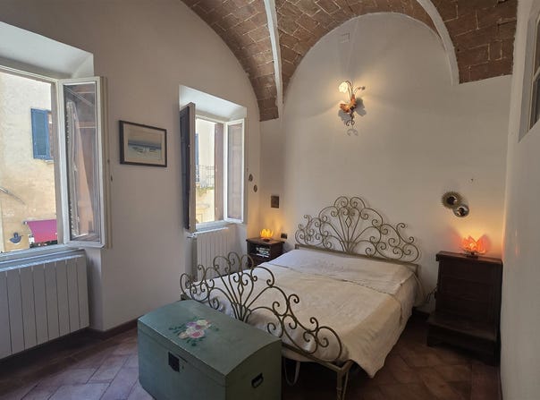 Volterra, Tuscany 56048