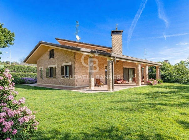 Lesmo, Lombardy 20855