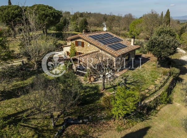 Sinalunga, Tuscany 53048