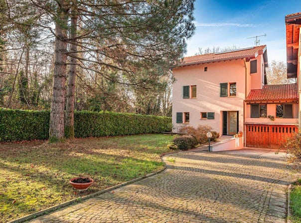 Missaglia, Lombardy 23873