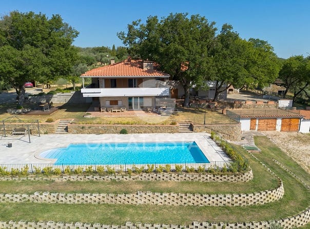 Sinalunga, Tuscany 53048