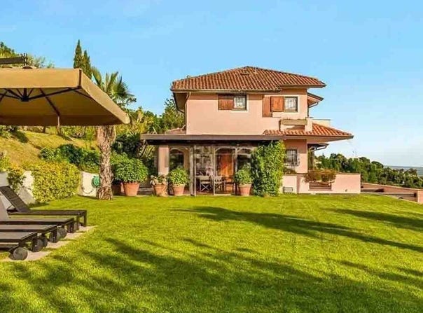 Montignoso, Tuscany 54038