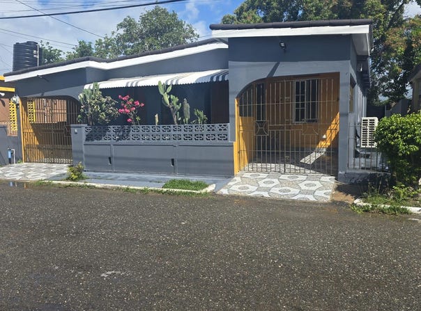 9 MIAMI DRIVE unit: A, Gregory Park, St. Catherine