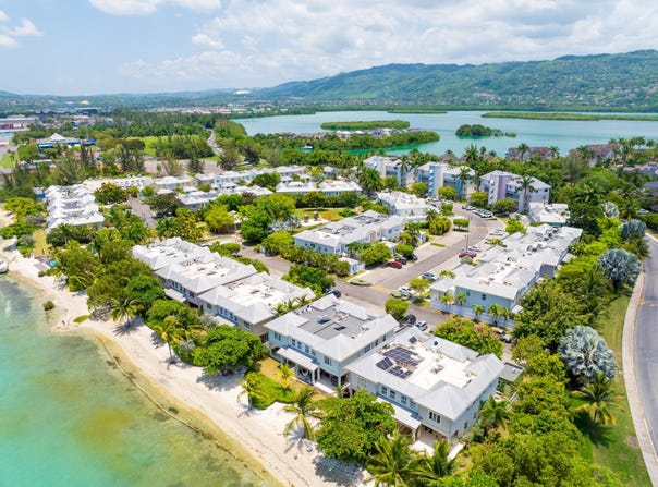 22 FREEPORT unit: 47B, Montego Bay, St. James