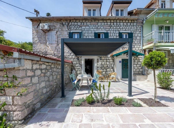 uriin do, avnik Municipality