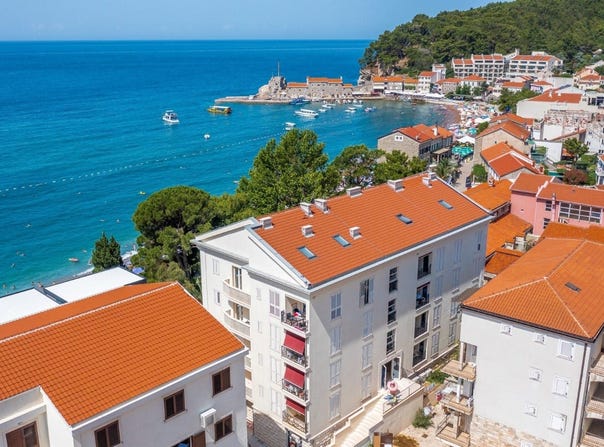 Petrovac, Budva Municipality 85300