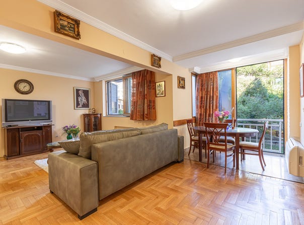 Spacious Apartment in the Heart of Budva - Near the Old Town and the Beach, Budva