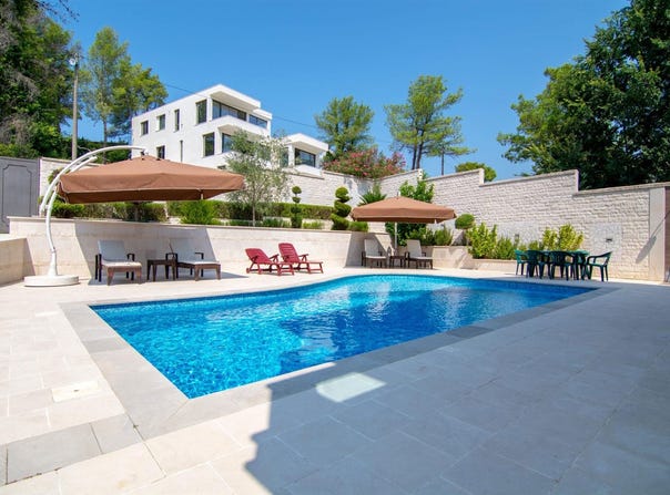Tivat, Tivat Municipality 82000