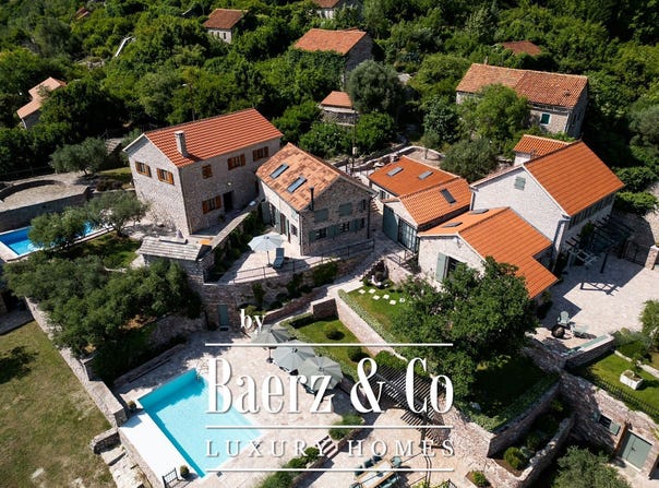 11 Luke Tomanovića, Tivat, Tivat Municipality