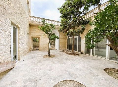 Luqa, Malta