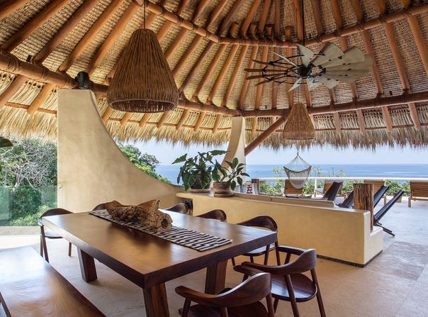 Paseo Contramar, Ixtapa Zihuatanejo, Guerrero