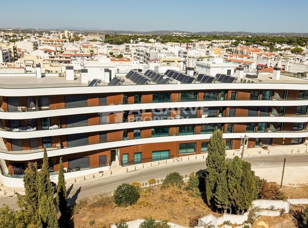 Quarteira, Algarve 8125-236