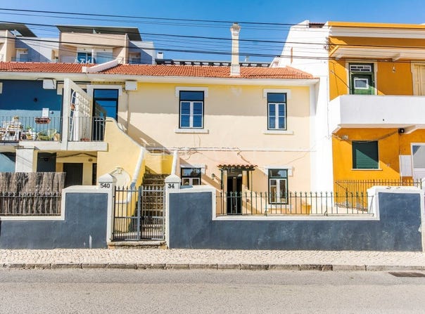 Carcavelos e Parede, Lisbon 2775