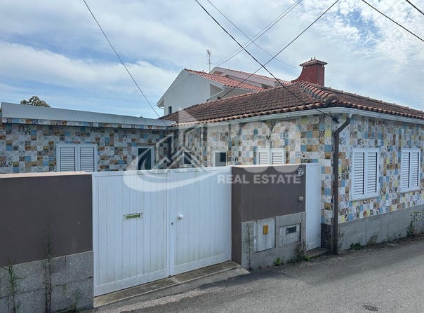 Espinho, Aveiro Municipality 4500